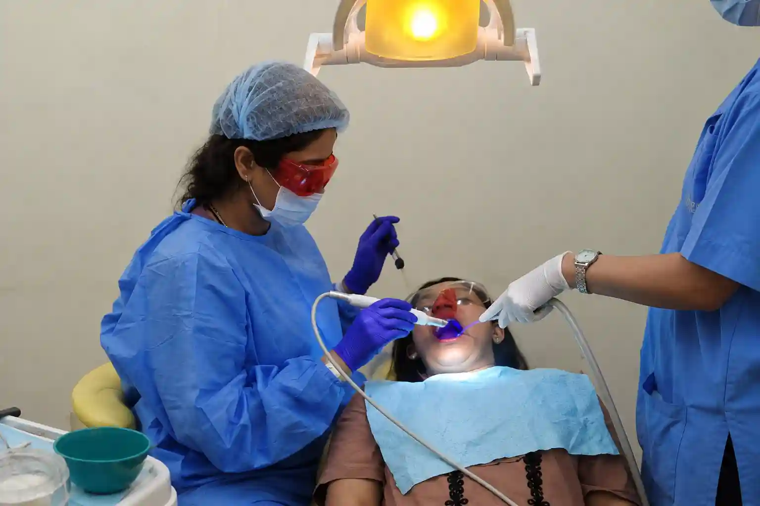 A relaxed patient during treatment at Radiant 32, Bhowanipore
